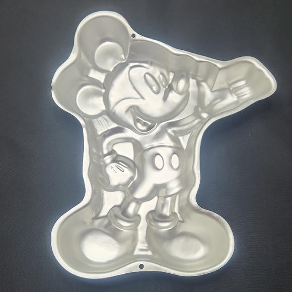 Wilton Disney Mickey Mouse Cake Pan Baking Mold - Picture 1 of 6